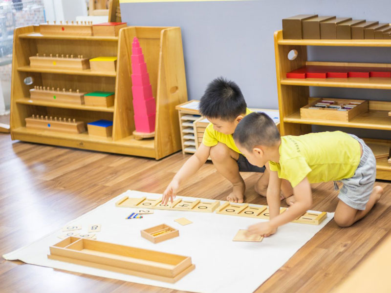 Phương pháp giáo dục Montessori mang lại những lợi ích gì ?